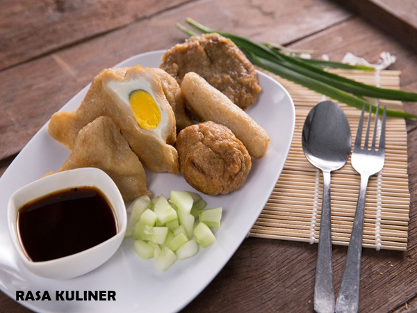 Pempek Yenni: Rasa Palembang yang Menyapa Cilacap
