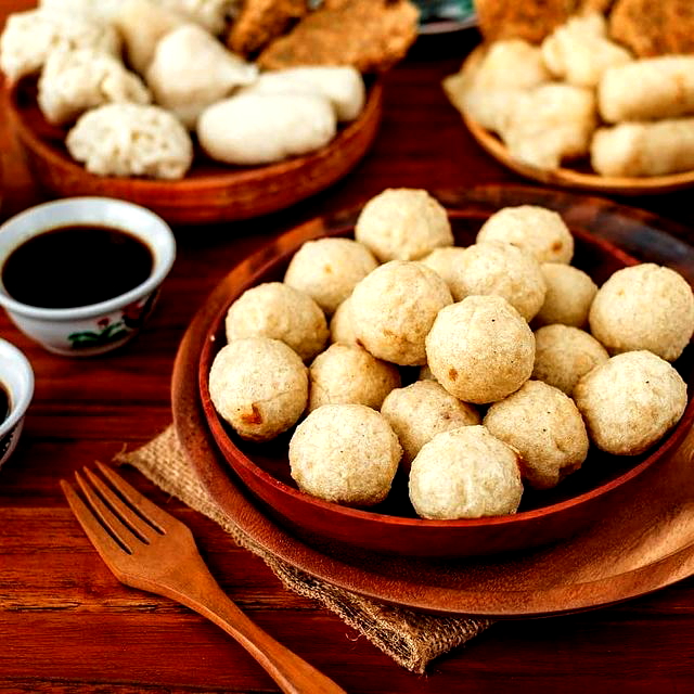 Pempek Yenni: Rasa Palembang yang Menyapa Cilacap